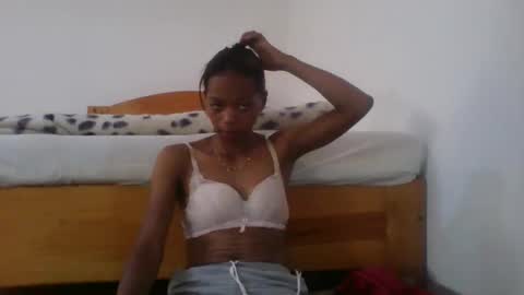 elisacich online show from February 23, 2026, 10:01 am