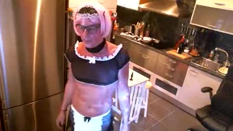 Barbie online show from October 1, 2025, 7:53 pm