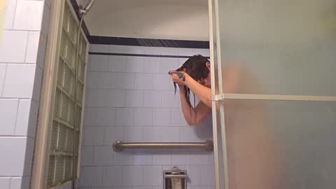 elisehipele online show from September 21, 2025, 10:06 am