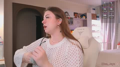 Elise    online show from October 6, 2025, 12:13 pm