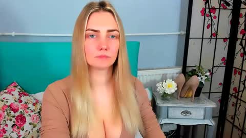 Snapshot of eliseshining chatting on January 20, 2025, 12:18 pm Elise online show from January 20, 2025, 12:18 pm