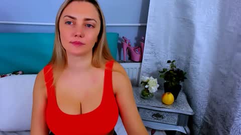 Snapshot of eliseshining chatting on November 8, 2025, 8:14 am Elise online show from November 8, 2025, 8:14 am