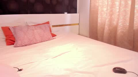 Snapshot of elisetyler89 chatting on October 15, 2025, 7:41 am Elly online show from October 15, 2025, 7:41 am