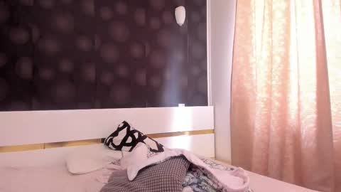 Snapshot of elisetyler89 chatting on November 21, 2025, 9:52 am Elly online show from November 21, 2025, 9:52 am