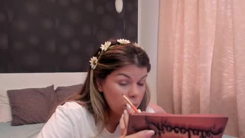 Elly online show from December 5, 2025, 8:45 am