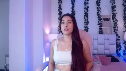 Snapshot of elisevalmont chatting on April 18, 2026, 3:21 am ELISE online show from April 18, 2026, 3:21 am