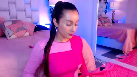 Snapshot of elisevalmont chatting on May 30, 2026, 3:58 am ELISE online show from May 30, 2026, 3:58 am