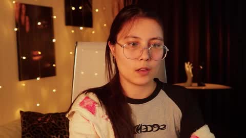 Elison online show from April 16, 2026, 3:35 pm