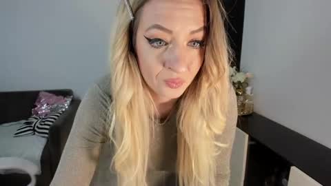 Snapshot of elissavibe chatting on January 19, 2025, 11:45 am Elisa Promotion online show from January 19, 2025, 11:45 am