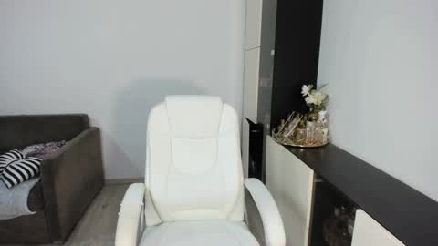 Snapshot of elissavibe chatting on February 20, 2025, 10:48 pm Elisa Promotion online show from February 20, 2025, 10:48 pm