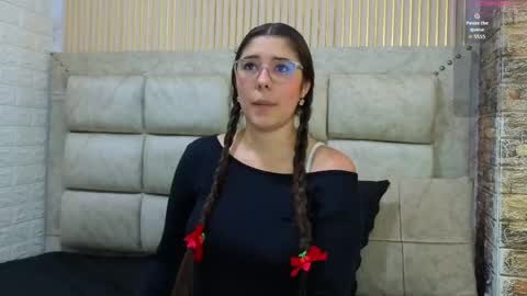 elisvega online show from April 14, 2026, 8:04 pm