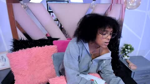 Snapshot of elit_noa chatting on January 23, 2025, 1:51 am elit noa online show from January 23, 2025, 1:51 am