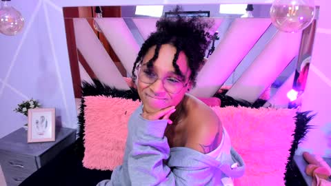 Snapshot of elit_noa chatting on January 31, 2025, 10:42 pm elit noa online show from January 31, 2025, 10:42 pm