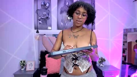 Snapshot of elit_noa chatting on February 12, 2025, 8:07 pm elit noa online show from February 12, 2025, 8:07 pm