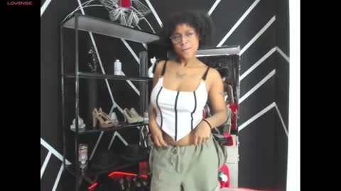 Snapshot of elit_noa chatting on February 15, 2025, 7:50 pm elit noa online show from February 15, 2025, 7:50 pm