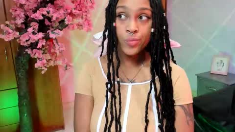 Snapshot of elit_noa chatting on September 15, 2025, 7:47 pm elit noa online show from September 15, 2025, 7:47 pm