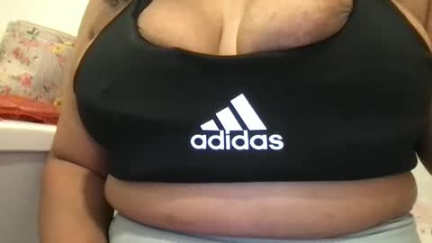 Snapshot of eliterd chatting on October 18, 2025, 2:58 am eliterd online show from October 18, 2025, 2:58 am