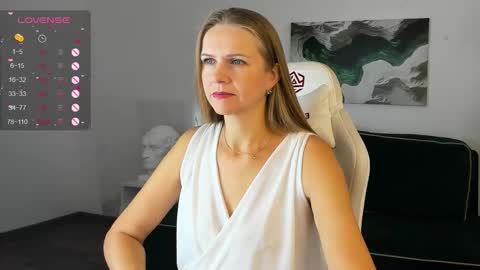 Snapshot of eliza_wilsoon chatting on September 21, 2025, 1:51 am eliza_wilsoon online show from September 21, 2025, 1:51 am