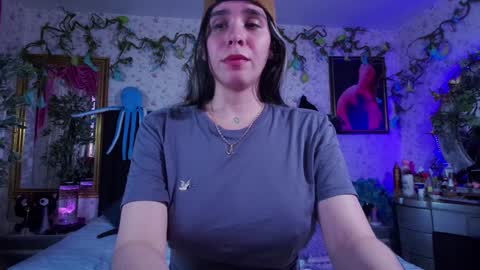 Snapshot of elizabeth77_ chatting on January 16, 2025, 7:20 pm Elizabeth online show from January 16, 2025, 7:20 pm