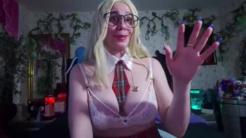 Elizabeth online show from October 25, 2025, 10:26 pm