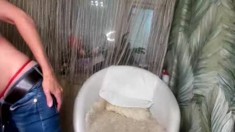Snapshot of elizabeth_hottt chatting on June 8, 2026, 9:42 am elizabeth_hottt online show from June 8, 2026, 9:42 am