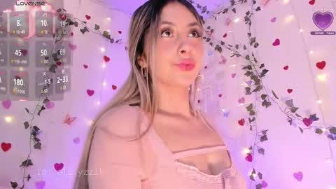Snapshot of elizabeth_jing chatting on March 9, 2025, 1:25 am Independent Model online show from March 9, 2025, 1:25 am