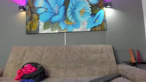 Elizabeth Lamer online show from December 15, 2025, 6:39 am