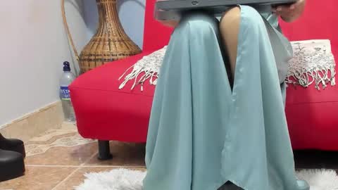 Elizabeth Mathure online show from November 6, 2025, 7:42 am