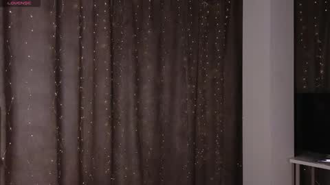 Elizabeth online show from November 15, 2025, 1:03 am