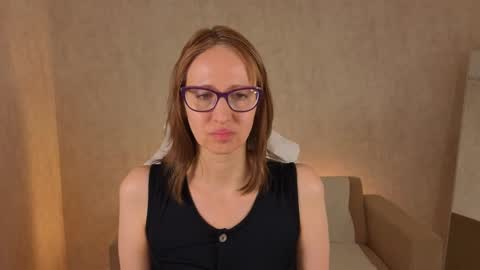 Elizabeth online show from April 10, 2026, 1:33 am