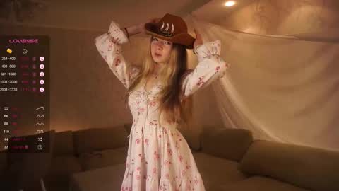 Elizabeth online show from October 3, 2025, 4:37 pm