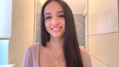 Snapshot of elizabethrabin chatting on November 9, 2025, 9:40 am Mia online show from November 9, 2025, 9:40 am