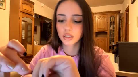 Snapshot of elizabethrabin chatting on November 27, 2025, 1:24 pm Mia online show from November 27, 2025, 1:24 pm