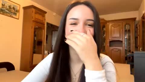 Snapshot of elizabethrabin chatting on November 28, 2025, 9:23 am Mia online show from November 28, 2025, 9:23 am