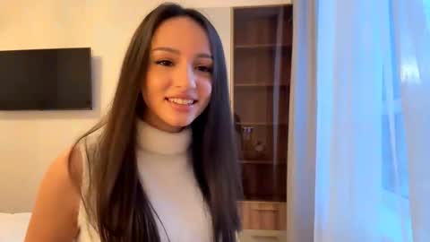 Snapshot of elizabethrabin chatting on December 22, 2025, 12:02 pm Mia online show from December 22, 2025, 12:02 pm