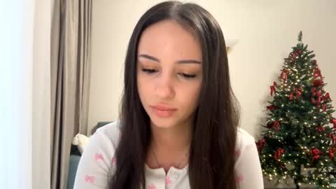 Snapshot of elizabethrabin chatting on January 14, 2026, 9:37 am Mia online show from January 14, 2026, 9:37 am