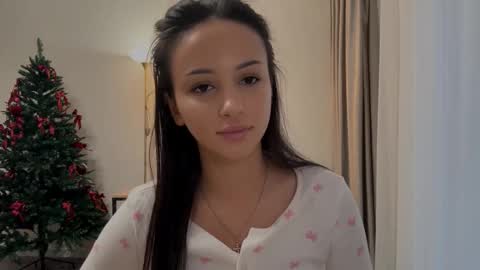 Snapshot of elizabethrabin chatting on January 15, 2026, 8:41 am Mia online show from January 15, 2026, 8:41 am