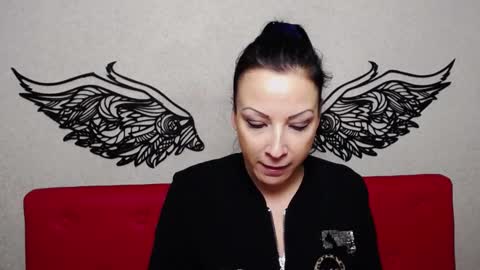 Snapshot of elizabethsho chatting on December 6, 2024, 9:46 pm ElizabethSho online show from December 6, 2024, 9:46 pm