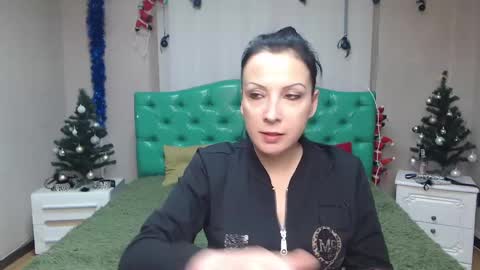Snapshot of elizabethsho chatting on January 19, 2025, 3:50 am ElizabethSho online show from January 19, 2025, 3:50 am