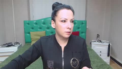 Snapshot of elizabethsho chatting on January 25, 2025, 6:24 pm ElizabethSho online show from January 25, 2025, 6:24 pm