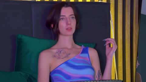 Elizabet online show from January 15, 2025, 2:24 pm