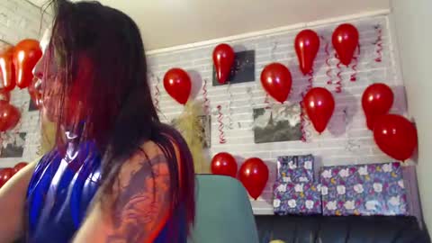   online show from March 4, 2025, 7:43 pm