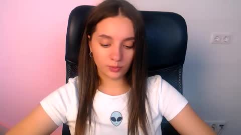 Snapshot of elizsun chatting on November 11, 2025, 10:37 am elizsun online show from November 11, 2025, 10:37 am