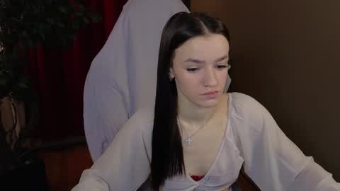 elizzza_ online show from December 5, 2025, 5:27 am