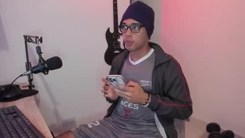 Snapshot of elkin_clark chatting on February 24, 2026, 2:04 pm Elkin Clark online show from February 24, 2026, 2:04 pm