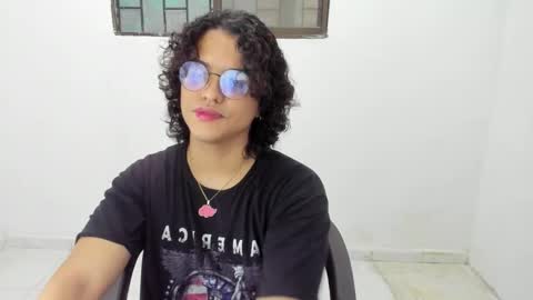 Diana online show from December 5, 2025, 6:59 pm