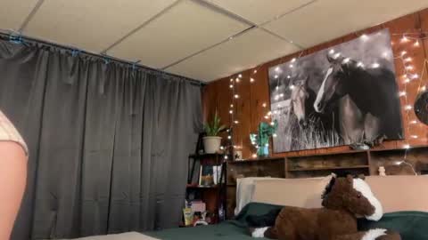 Ella online show from May 28, 2026, 1:08 pm