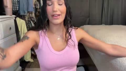 Snapshot of ella2sweet chatting on June 16, 2026, 1:14 pm Ella online show from June 16, 2026, 1:14 pm