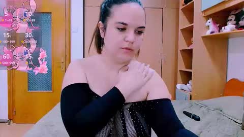 Ella  online show from October 3, 2025, 6:21 am