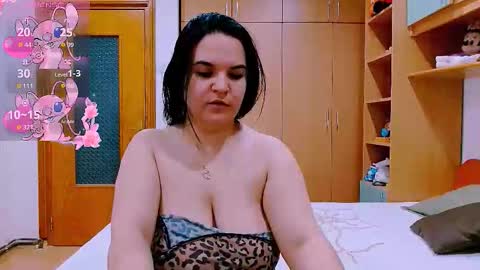 Ella  online show from October 8, 2025, 6:44 am